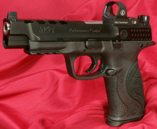 Smith & Wesson M&P9 Performance Center Ported Pistol Leupold DeltaPoint Installed